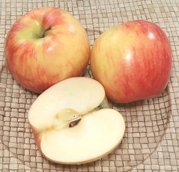 Pi-äpplen, hela och skurna