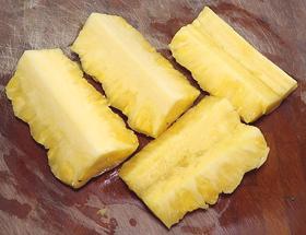 Pineapple sliced lengthwise