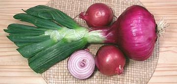 Red Onions, whole and cut