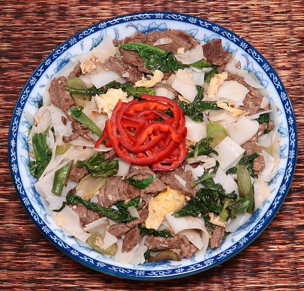Dish of Beef with Broccoli and Rice Noodles
