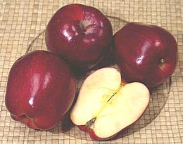 Red Delicious Apples whole and cut